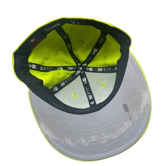 Boston Red Sox Hat New Era 59FIFTY Men's 7 1/8 Neon Green MLB - Picture 4 of 9